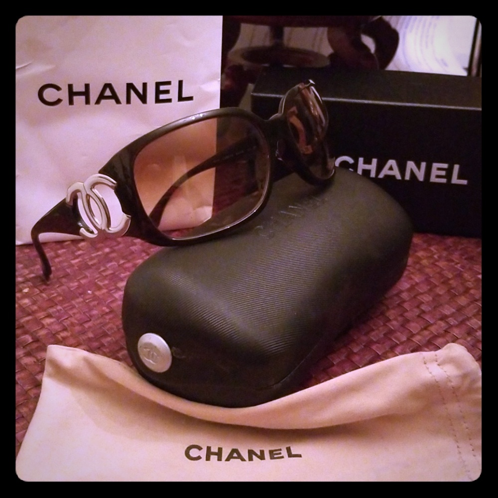 Authentic Vintage Chanel Sunglasses 6014 c.538/13